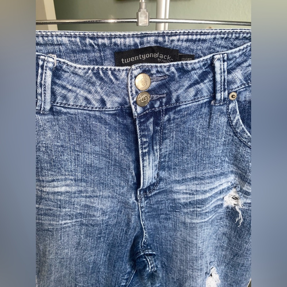 Twenty one Black Ankle Distressed Blue Jeans size 13/14 - Picture 4 of 17